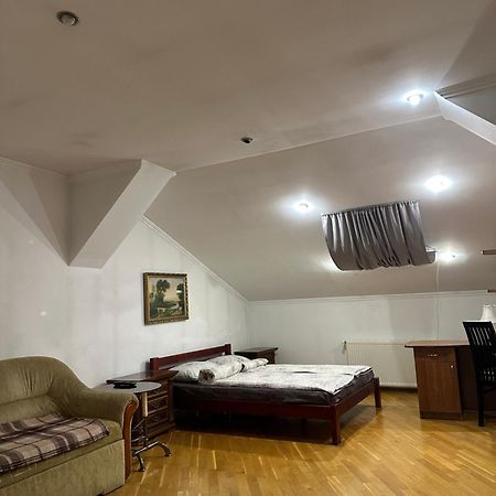 Apartment Kostyushka Lviv Buitenkant foto