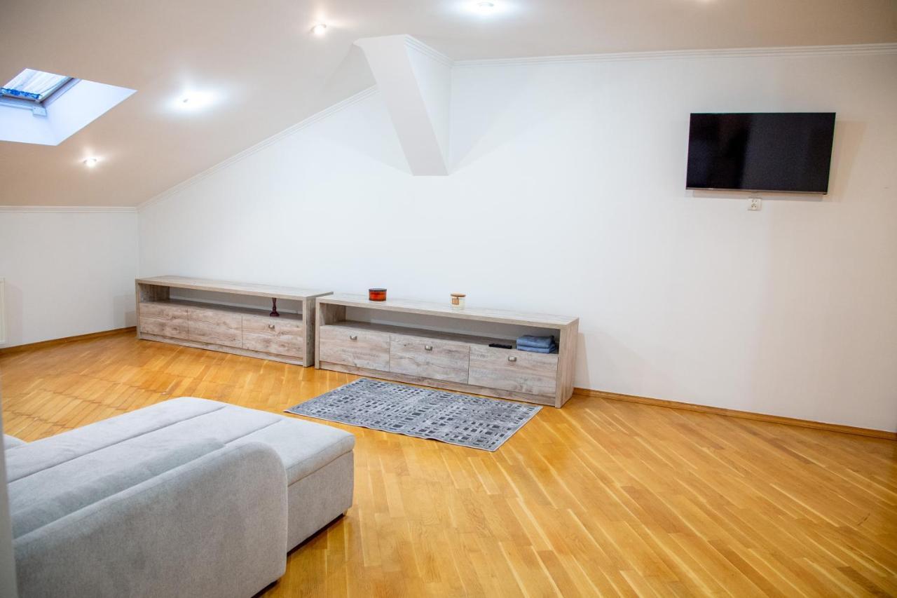 Apartment Kostyushka Lviv Buitenkant foto