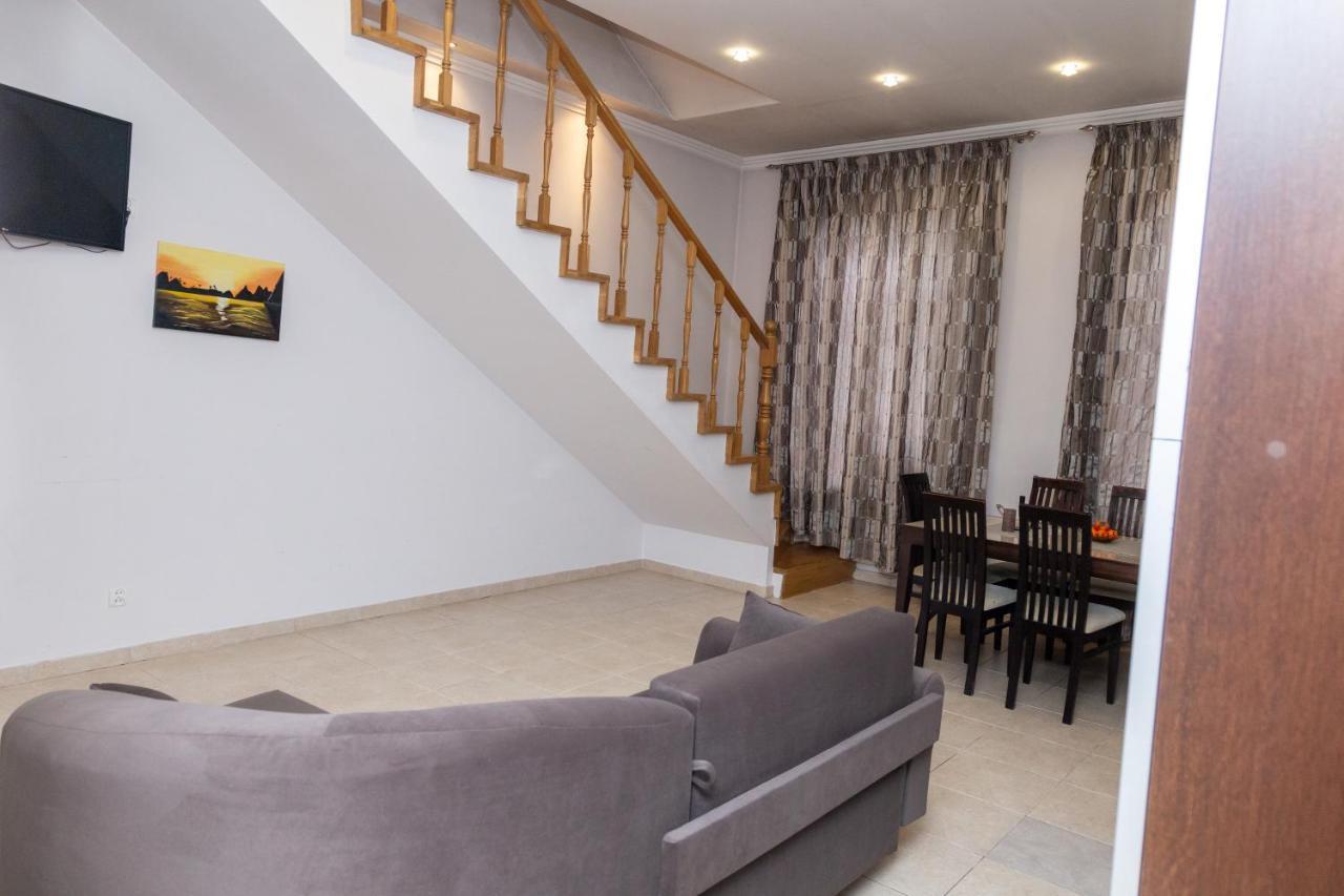Apartment Kostyushka Lviv Buitenkant foto