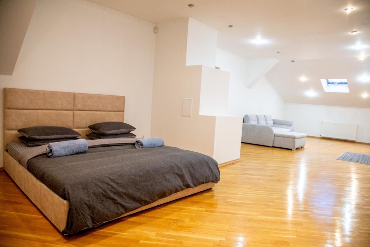 Apartment Kostyushka Lviv Buitenkant foto