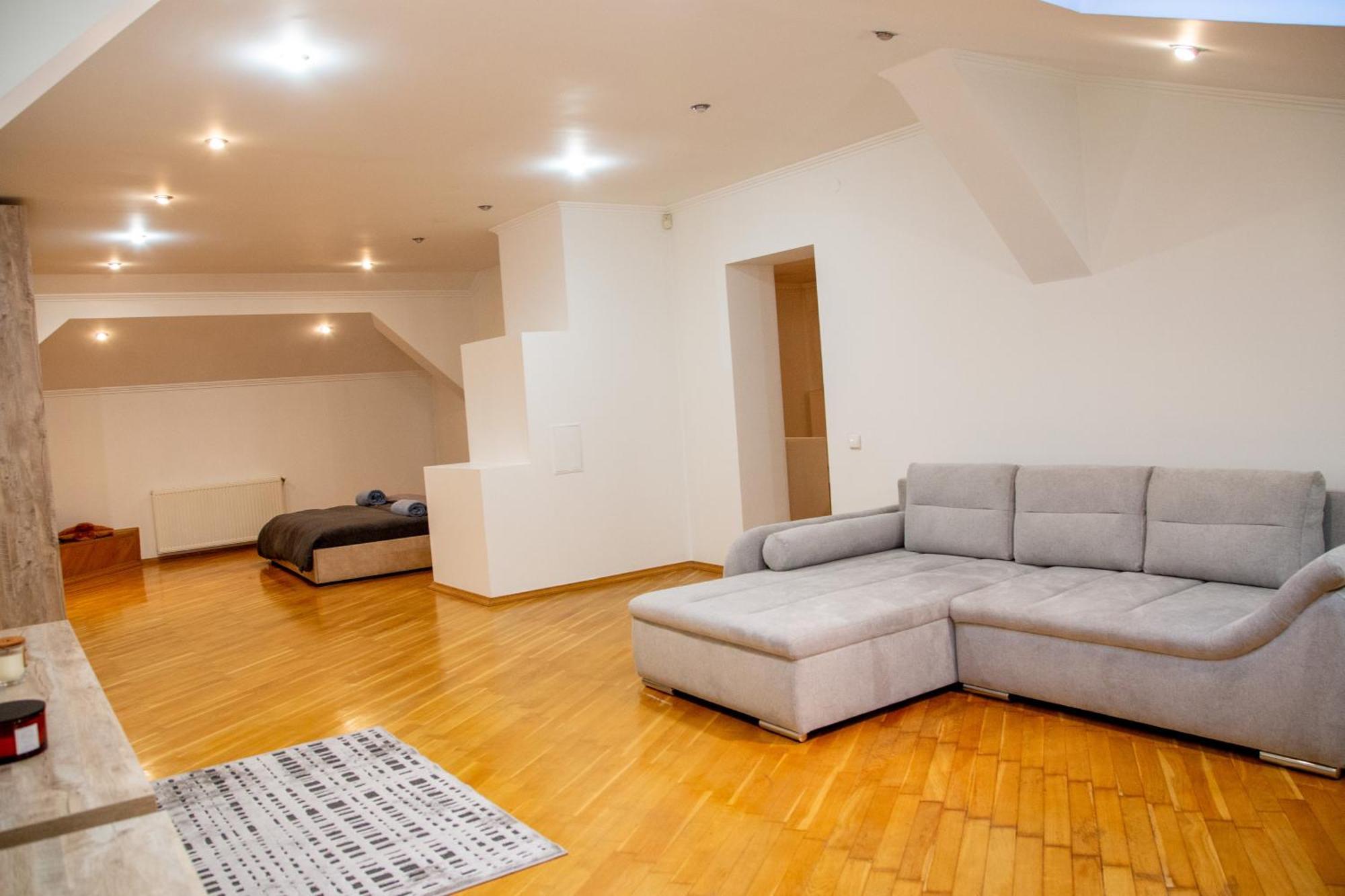 Apartment Kostyushka Lviv Buitenkant foto