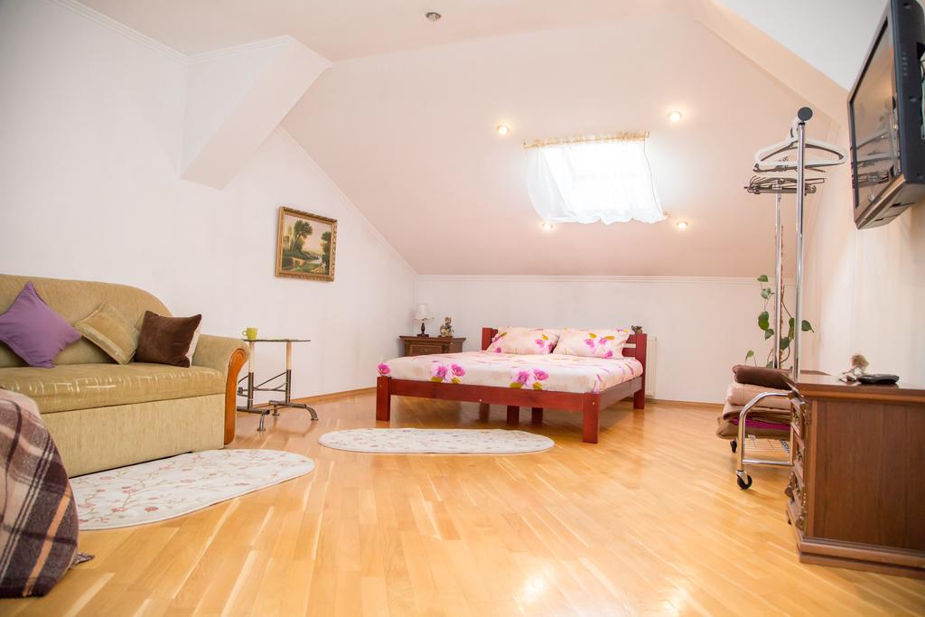 Apartment Kostyushka Lviv Buitenkant foto